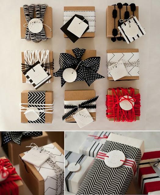 Envolviendo regalos navideños Envolviendo regalos navideños