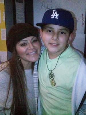 Hijo de Jenni Rivera, le expresa a su mamá: “Te amo, mami, cuida a mi papi arriba en el cielo”