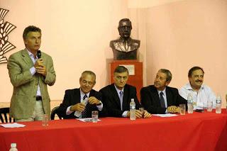 La Unión Democrática reloaded... (cargando... por favor espere... Este programa no responde... por favor apaguen las luces y reintenten más tarde...) La Unión Democrática reloaded... (cargando... por favor espere... Este programa no responde... por favor apaguen las luces y reintenten más tarde...)