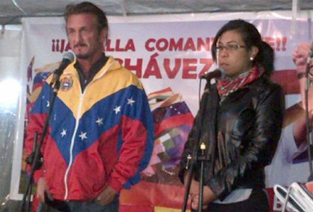 Sean Penn participó en una vigilia por la salud de Chávez en La Paz