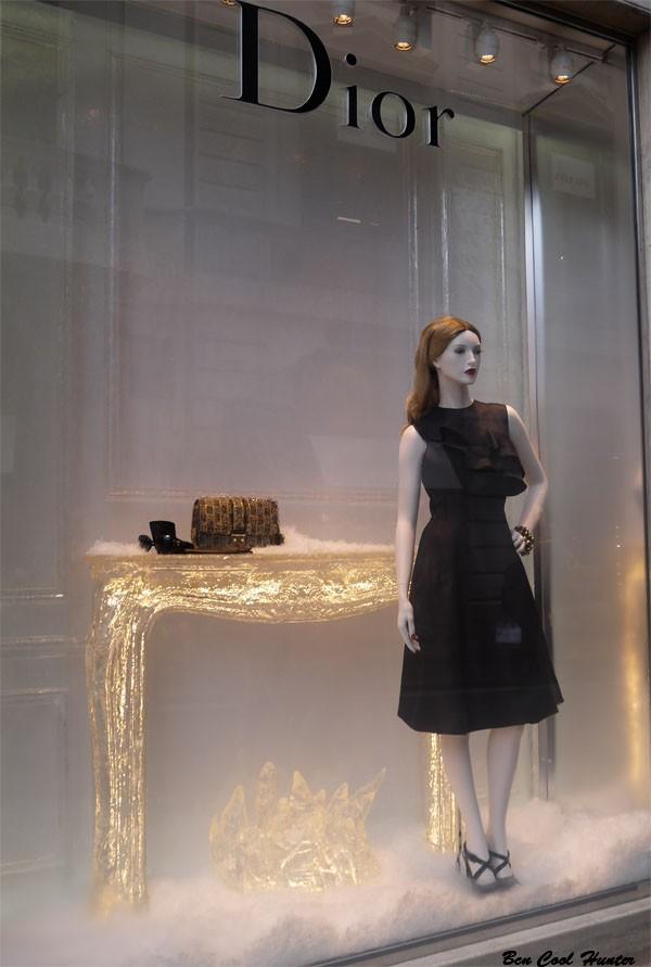 dior vetrina natale 2012 Escaparates navideños, las tiendas de lujo de Roma decoradas para las fiestas