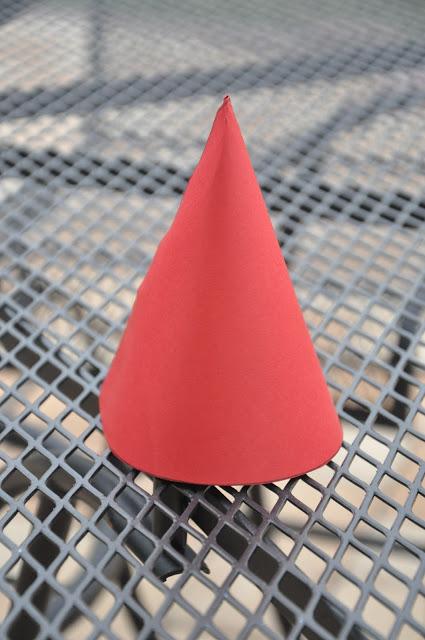 Un cono rojo