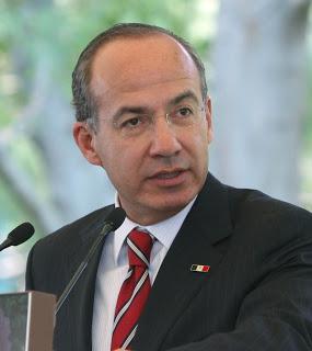El autorregalito de Calderón El autorregalito de Calderón