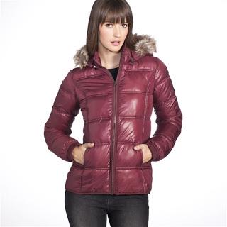 CHUBASQUERO, BOTAS Y A LA CALLE CHUBASQUERO, BOTAS Y A LA CALLE