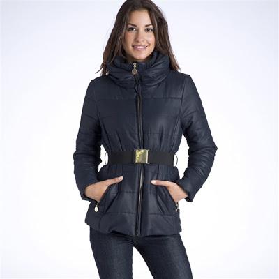 CHUBASQUERO, BOTAS Y A LA CALLE CHUBASQUERO, BOTAS Y A LA CALLE