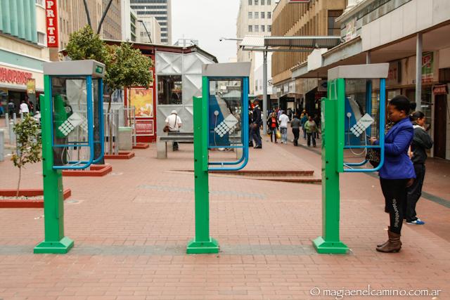 La ruta 67 y Nelson Mandela telefonos