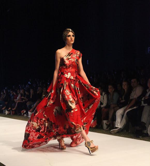 GERARDO PRIVAT - LIF WEEK VERANO 12.13 GERARDO PRIVAT - LIF WEEK VERANO 12.13