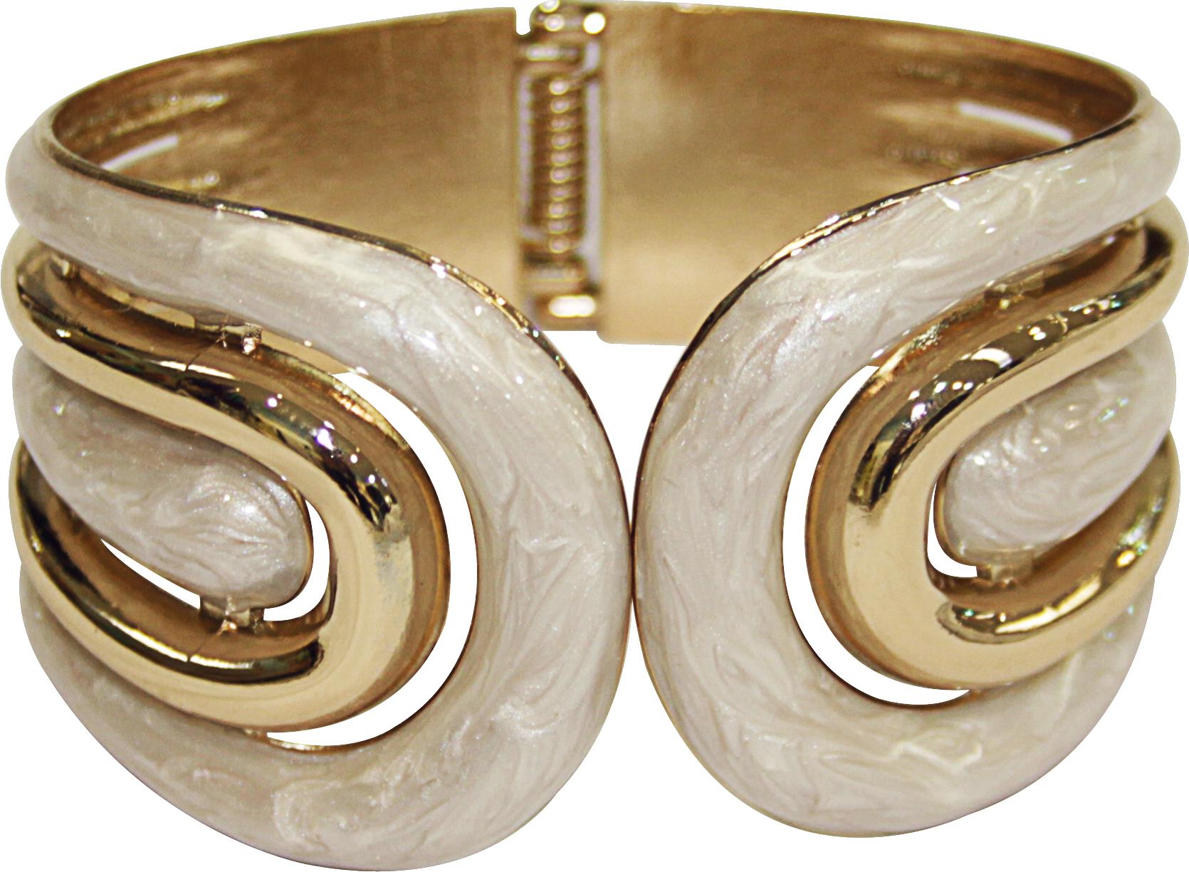 Pulsera Azulu Azulu nos recomienda: Look para ir a un matrimonio en estas fiestas.