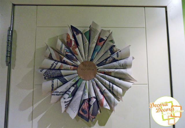 Haz una corona de Navidad con periódico.. Cómo hacer una Corona de Navidad.