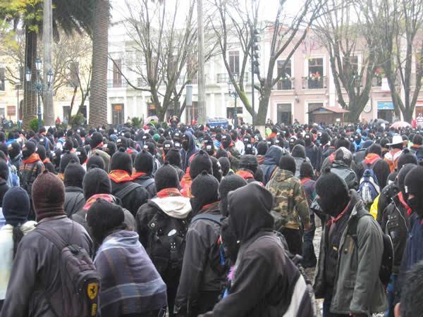 Al finalizar el 13 baktún, 50 mil mayas zapatistas marchan en silencio en 5 ciudades de Chiapas ddd
