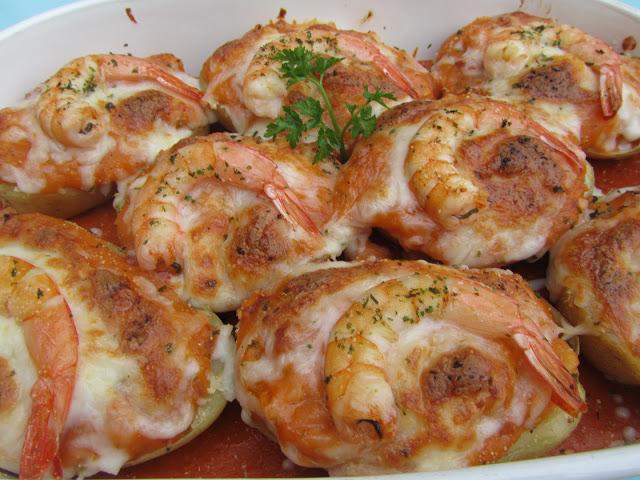 Patatas rellenas de langostinos en salsa americana Patatas rellenas de langostinos en salsa americana