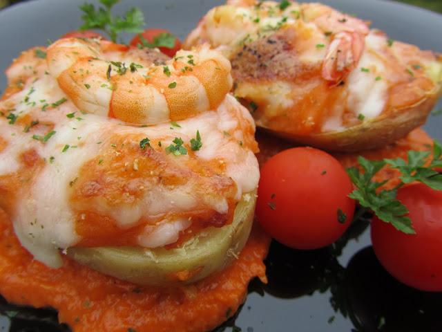 Patatas rellenas de langostinos en salsa americana Patatas rellenas de langostinos en salsa americana