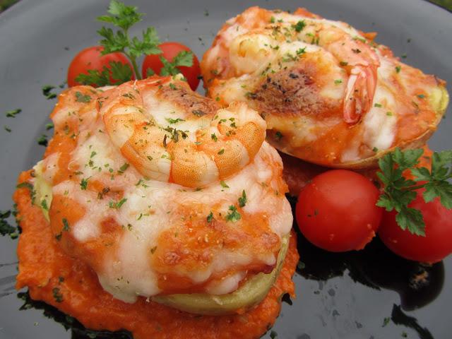 Patatas rellenas de langostinos en salsa americana Patatas rellenas de langostinos en salsa americana