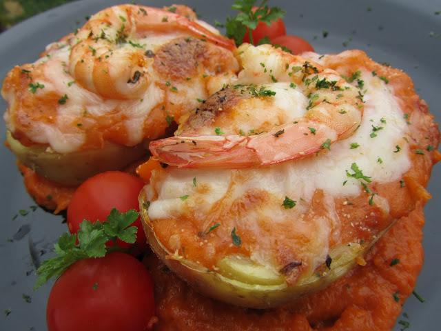 Patatas rellenas de langostinos en salsa americana Patatas rellenas de langostinos en salsa americana