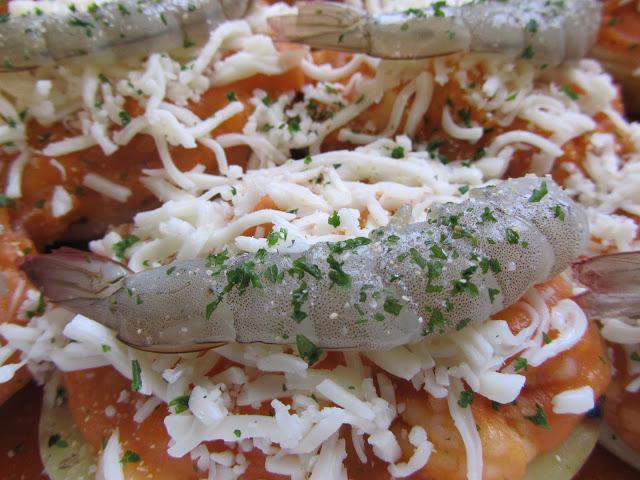 Patatas rellenas de langostinos en salsa americana Patatas rellenas de langostinos en salsa americana