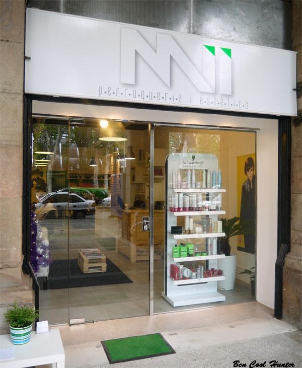 Peluquería Mii, los servicios estéticos de corte, color y tratamiento del cabello del salón mii peluqueria entrada