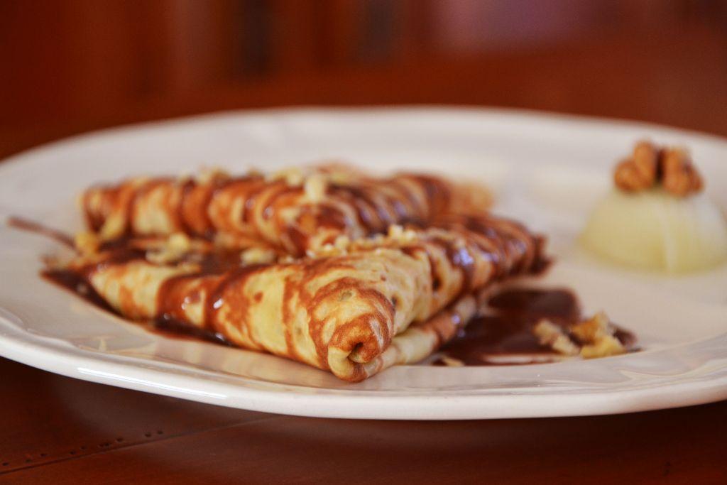 Crêpes a la banana con ganache de chocolate y nuez