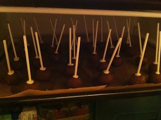 CAKE POPS de COCO Y CHOCOLATE CAKE POPS de COCO Y CHOCOLATE