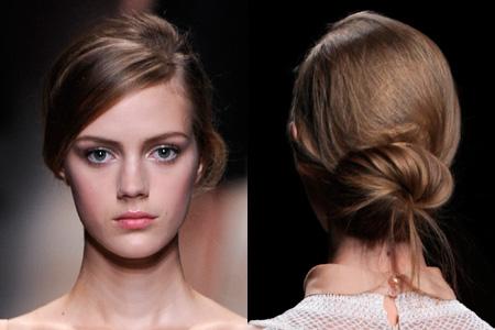 La moda en peinados 2013, el nudo http://www.allure.com/beauty-trends/blogs/daily-beauty-reporter/valentino-hair-spring-2013.jpg