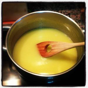 CROQUEMBOUCHE “UN POSTRE PARA OCASIONES ESPECIALES” (Francia siglo XVII) Foto 30-12-12 16 51 20