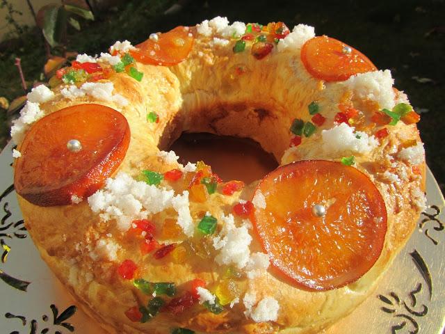 Roscón de Reyes de pan de leche relleno Roscón de Reyes de pan de leche relleno