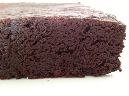 Buen finde Fudge Brownie con Chocolate Buttercream Frosting recetas fáciles de postres americanos recetas delikatissen Recetas Americanas receta fácil de brownie receta brownie cocholate postres fáciles para mucha gente postres fáciles de chocolate postres decorados postres americanos mantequilla de chocolate gastro blogger Fudge Brownie fotos de postres estilismo de postres decoración de tartas cobertura mousse chocolate cobertura de chocolate cobertura chocolate tarta Chocolate Buttercream Frosting buttercream facil brownie facil blog de recetas de postres bizcochos humedos de chocolate bizcocho húmedo de intenso chocolate