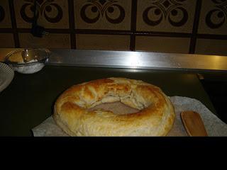 Roscón de hojaldre relleno de almendra Roscón de hojaldre relleno de almendra