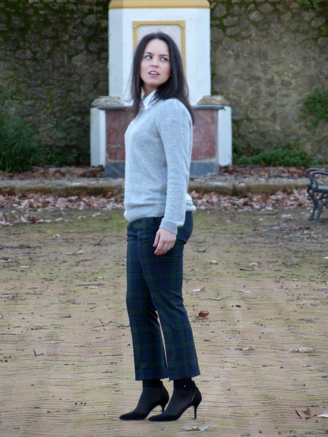 WITH A PLAID PRINT WITH A PLAID PRINT