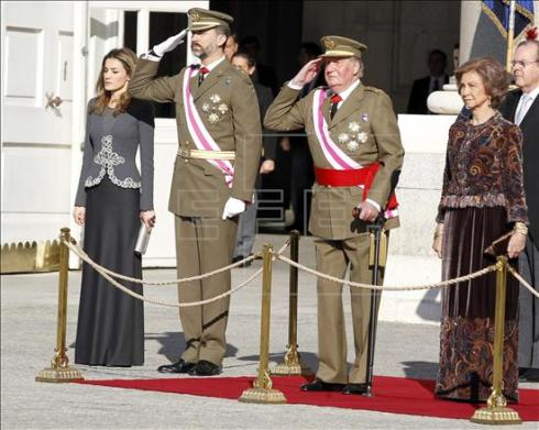El look de Dña. Letizia en la Pascua Militar 2013 El look de Dña. Letizia en la Pascua Militar 2013