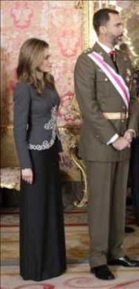 El look de Dña. Letizia en la Pascua Militar 2013 El look de Dña. Letizia en la Pascua Militar 2013