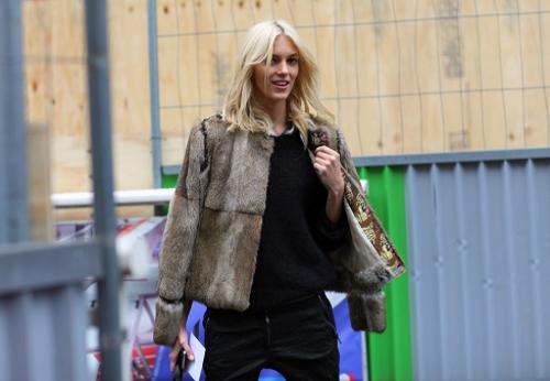 LOVE IT or HATE IT (VIII).- LOVE IT or HATE IT (VIII).-