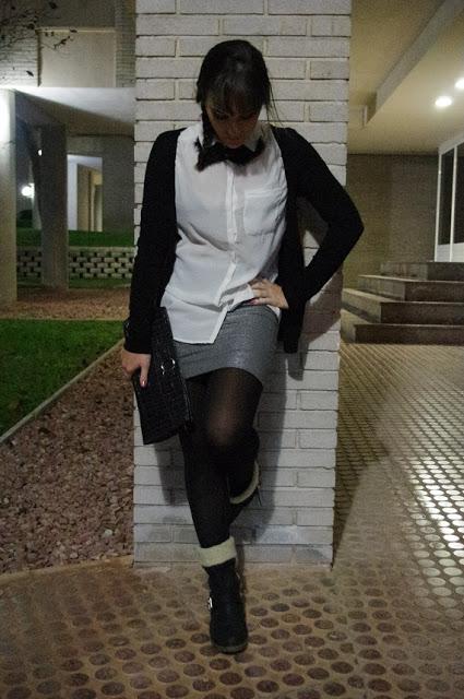 Con el collar de plumas Con el collar de plumas