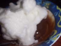 Tacitas de chocolate y mousse de café Tacitas de chocolate y mousse de café