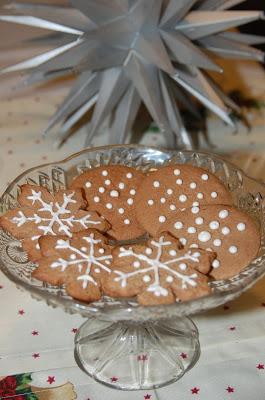JUEVES ENTRE PASTELES: GALLETAS DE NAVIDAD JUEVES ENTRE PASTELES: GALLETAS DE NAVIDAD