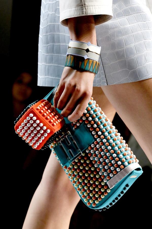 10 accesorios de moda para la primavera verano 2013 Fendi cubo bag s/s 2013