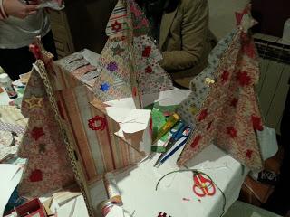 TALLER DE ARBOLES DE NAVIDAD