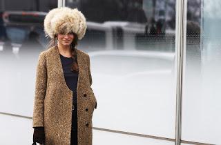 Street style:fur hat Street style:fur hat