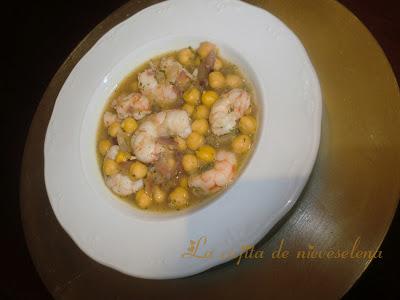 Gambones con garbanzos Gambones con garbanzos
