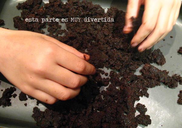 Receta: Tarta apagón (tarta de chocolate) hacer migas