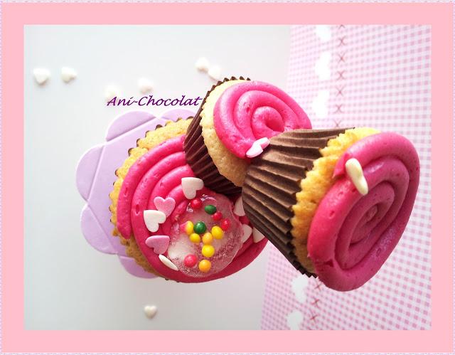 Cupcakes de leche condensada con frosting de frambuesa (de la buena) Cupcakes de leche condensada con frosting de frambuesa (de la buena)