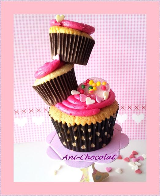 Cupcakes de leche condensada con frosting de frambuesa (de la buena) Cupcakes de leche condensada con frosting de frambuesa (de la buena)