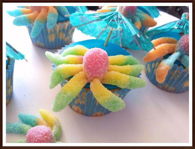 Cupcakes de algodón de azúcar con pulpo a la sombra Cupcakes de algodón de azúcar con pulpo a la sombra