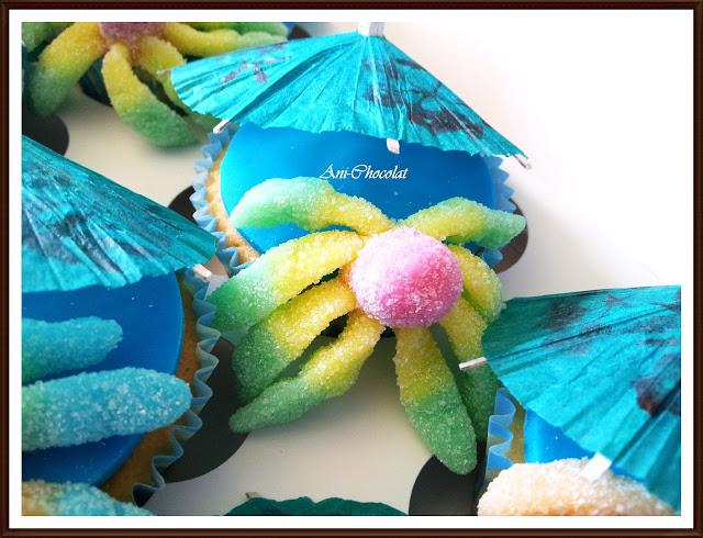 Cupcakes de algodón de azúcar con pulpo a la sombra Cupcakes de algodón de azúcar con pulpo a la sombra