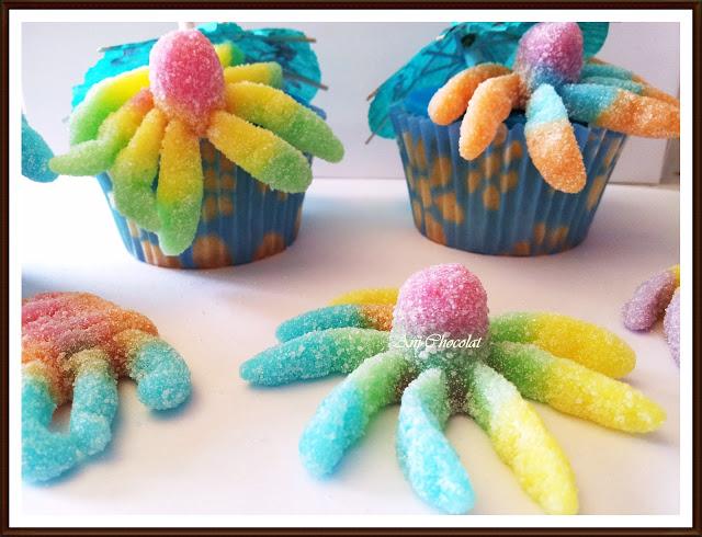 Cupcakes de algodón de azúcar con pulpo a la sombra Cupcakes de algodón de azúcar con pulpo a la sombra