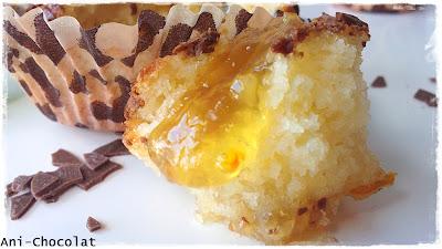 Magdalenas de naranja amarga y chispas de chocolate Magdalenas de naranja amarga y chispas de chocolate