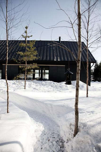 Una casa de campo finlandesa en blanco y negro - Paperblog