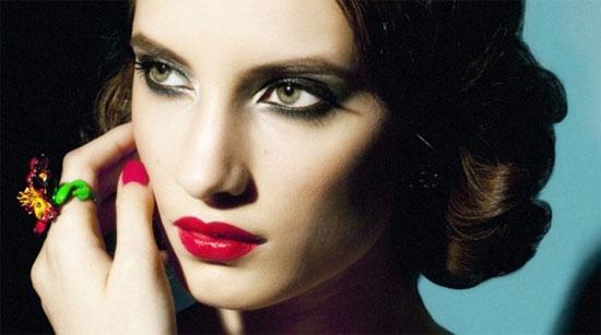 Noche Especial ¿Cómo me Maquillo? Noche Especial ¿Cómo me Maquillo?