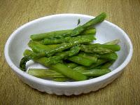 Pastel de verduras con salsa de queso Pastel de verduras con salsa de queso