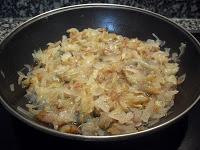 Pastel de verduras con salsa de queso Pastel de verduras con salsa de queso