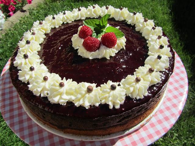 Tarta de queso, chocolate y frambuesa